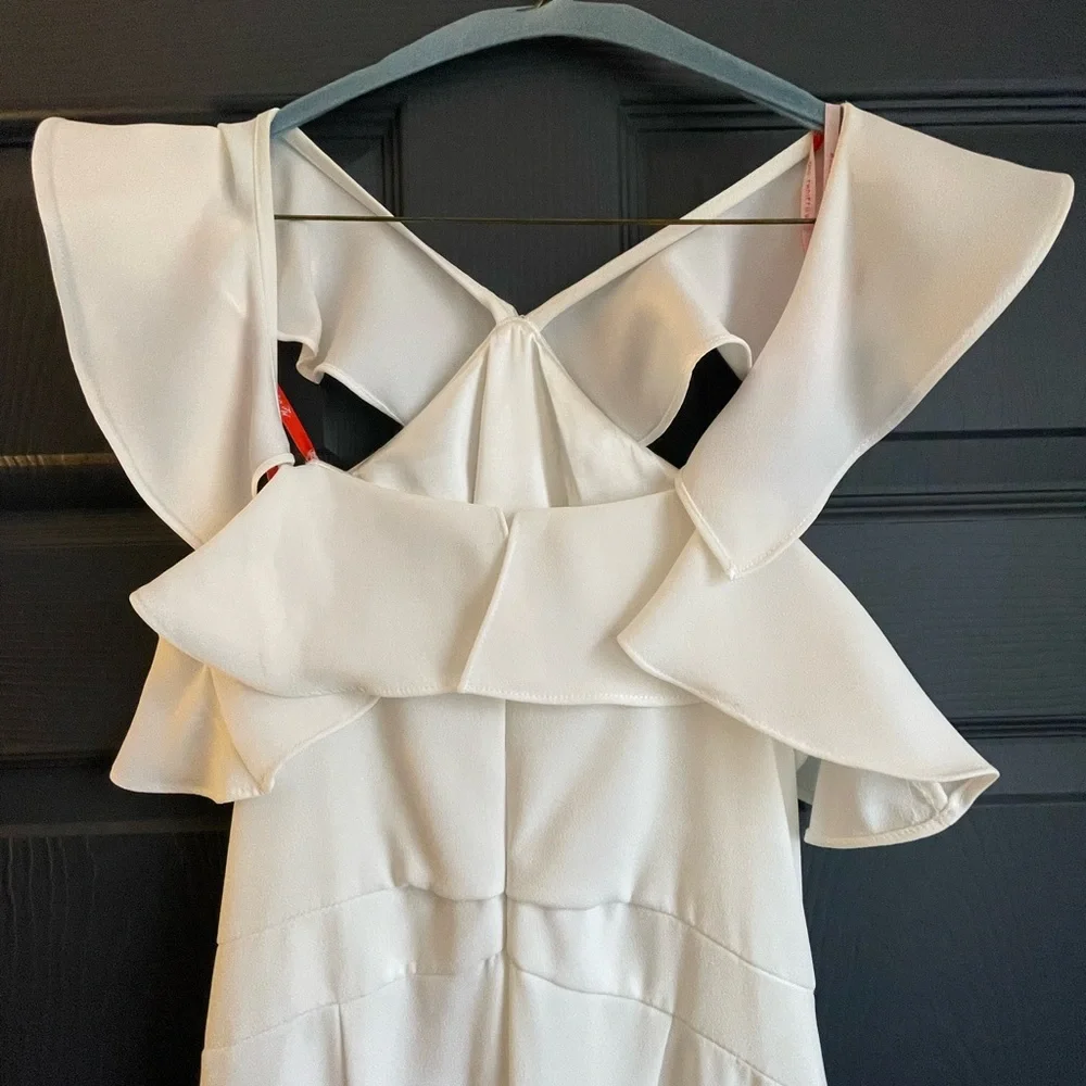 Monique Lhuillier white jumpsuit, size 6 - Picture 7 of 9